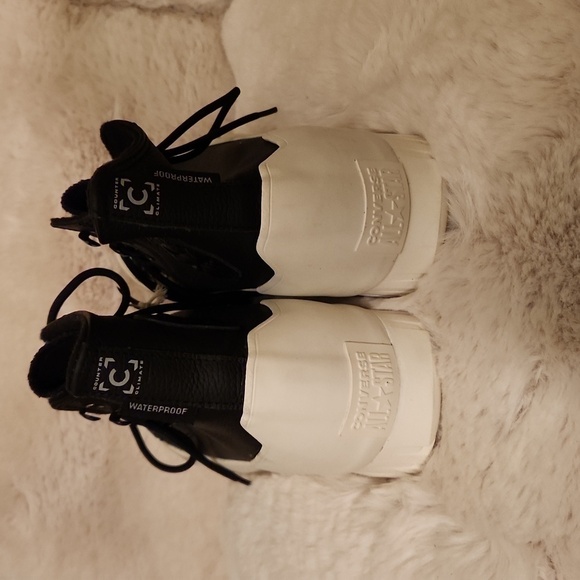 NWT Black Leather High Top Converse Sneakers-Size 10​​​​​​​ - Picture 4 of 5